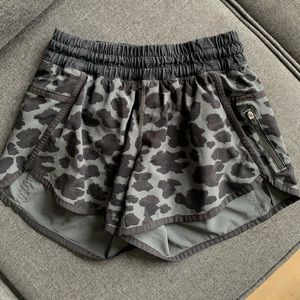 Lululemon shorts, linged, size 4